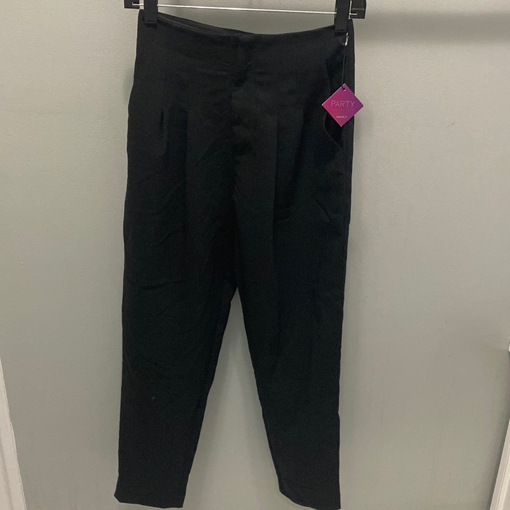 Size small black slim fit high waisted dress pants from forever 21